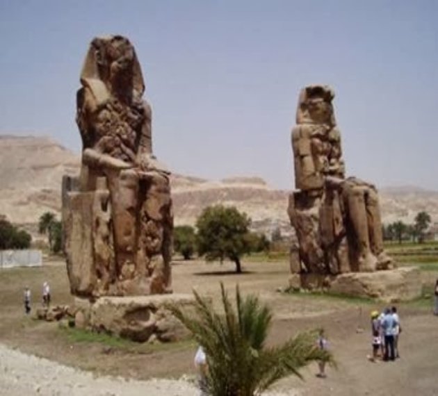 Les Colosses de Memnon